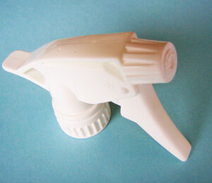 Example of a white plastic SNXT 24 trigger sprayer pump from ScopeNext with international delivery